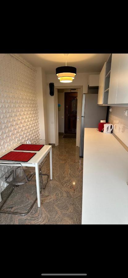 Page3 Apartament Targoviste Eksteriør bilde